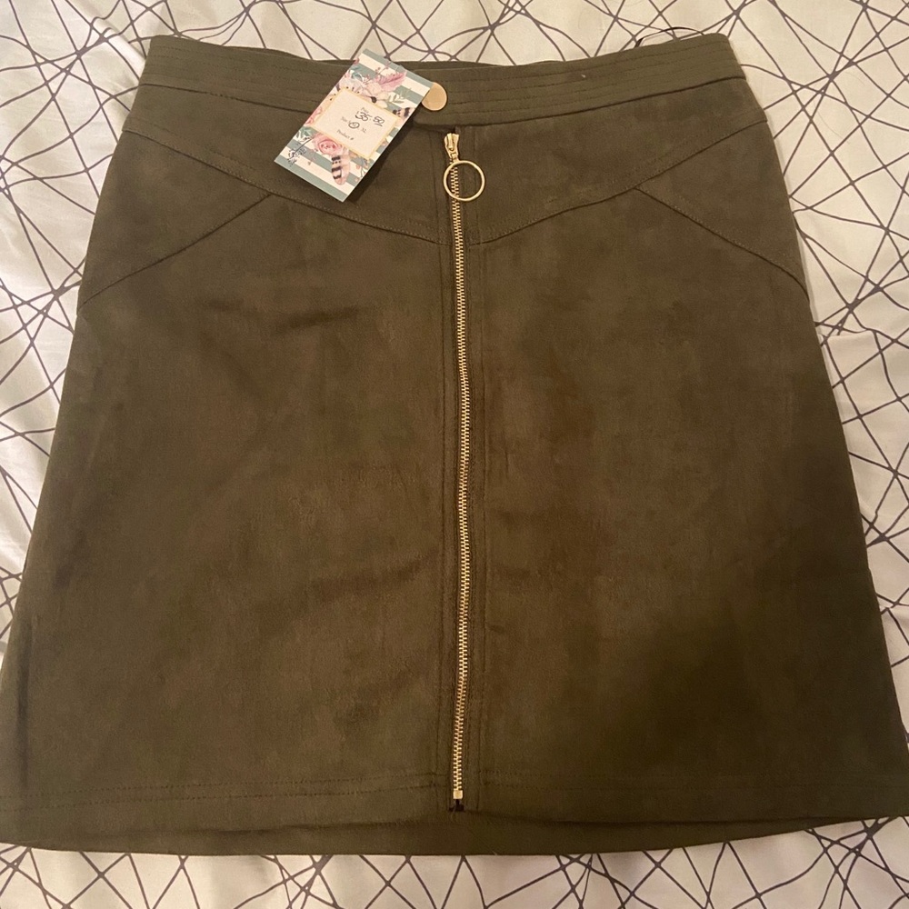 Mini skirt!!
